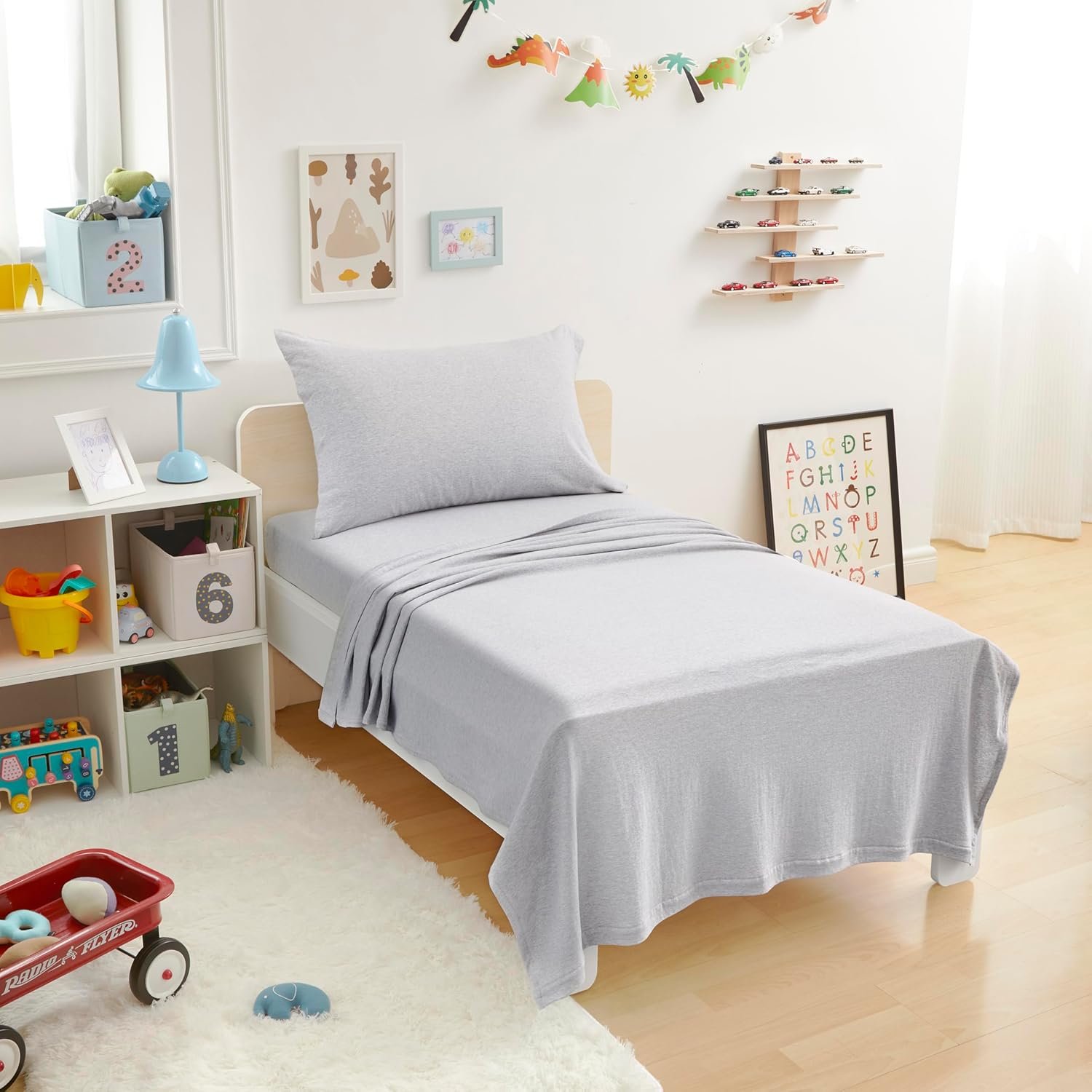 Amazon Basics 3 Piece Bed Sheets Set, 100% Cotton Jersey, Includes Super Soft, Flat and Fitted Sheets, Pillowcase, Toddler, Light Gray, Solid